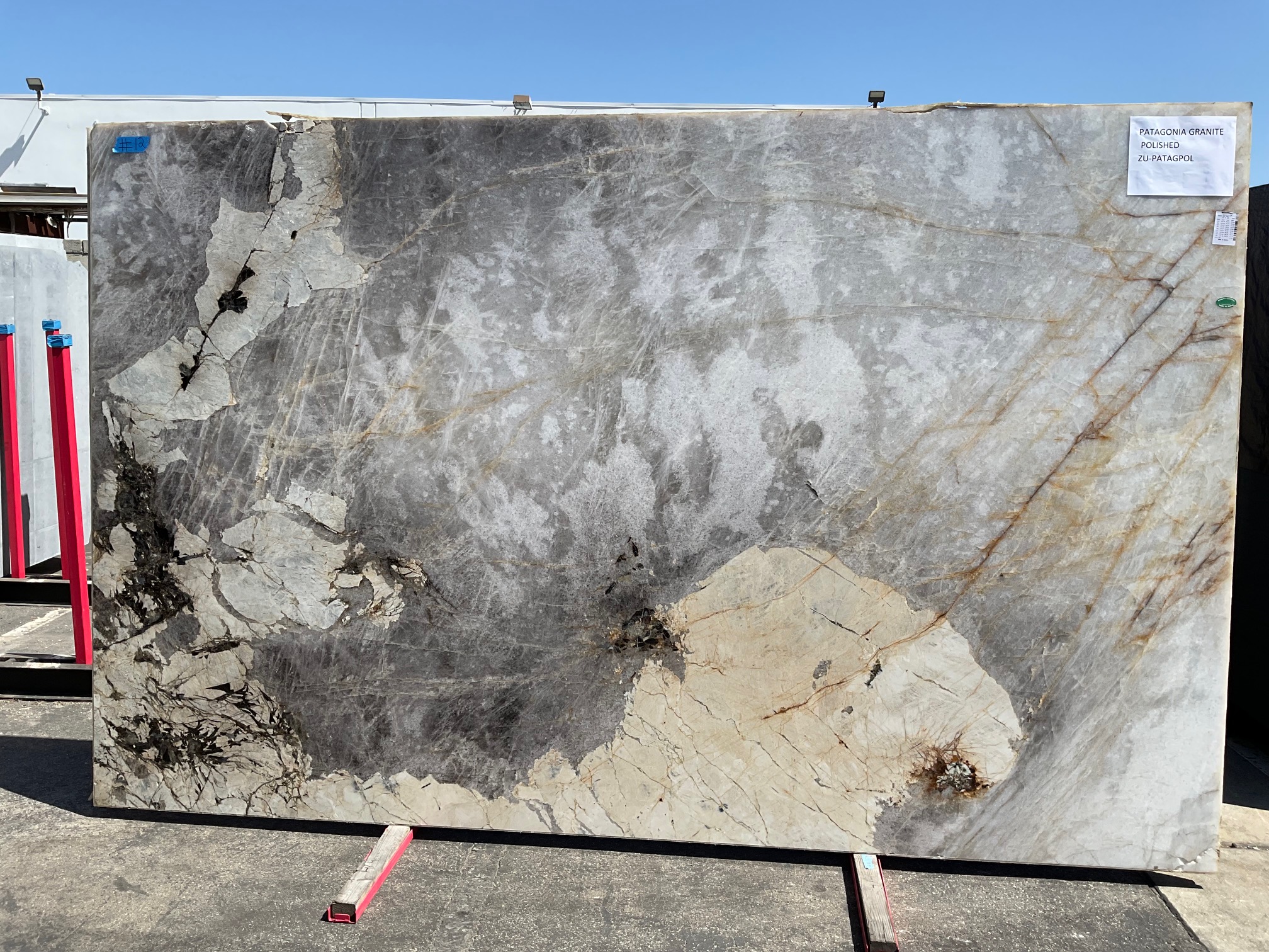 Patagonia Quartzite Slab | The Slab Studio Santa Ana Full Patagonia Quartzite slab at The Slab Studio in Santa Ana showcasing dramatic crystal structure, natural fissures, and flowing veining.